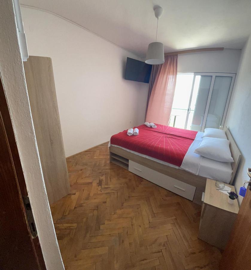 Rooms With Shared Kitchen "Milica" Drvenik  Zewnętrze zdjęcie