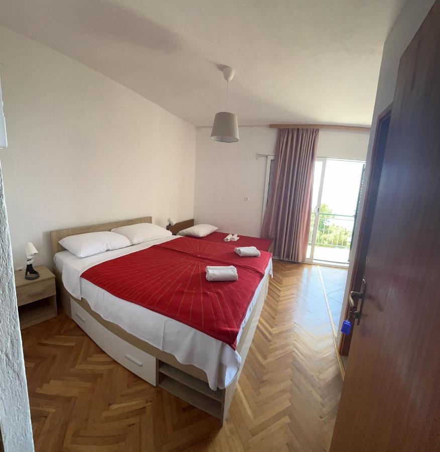 Rooms With Shared Kitchen "Milica" Drvenik  Zewnętrze zdjęcie