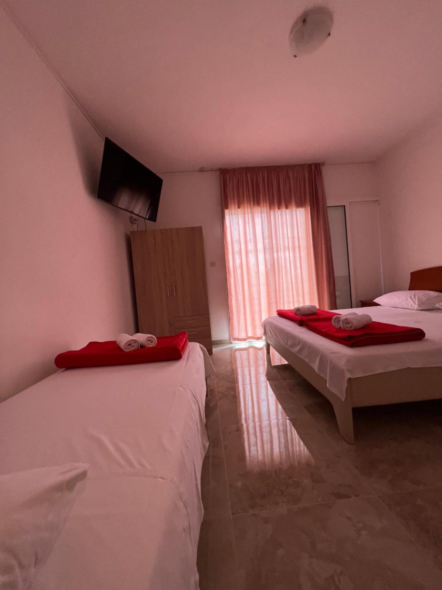 Rooms With Shared Kitchen "Milica" Drvenik  Zewnętrze zdjęcie