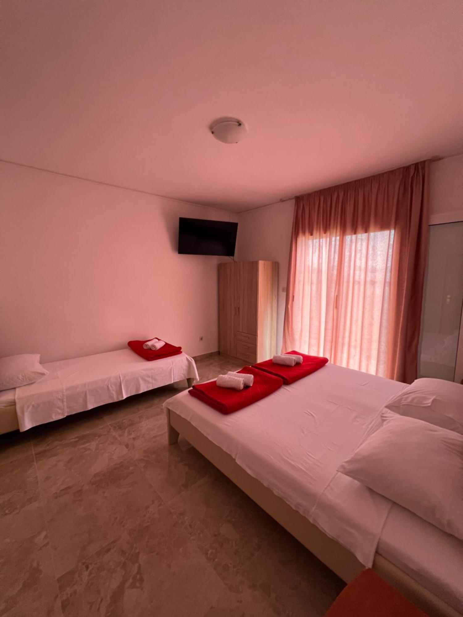 Rooms With Shared Kitchen "Milica" Drvenik  Zewnętrze zdjęcie