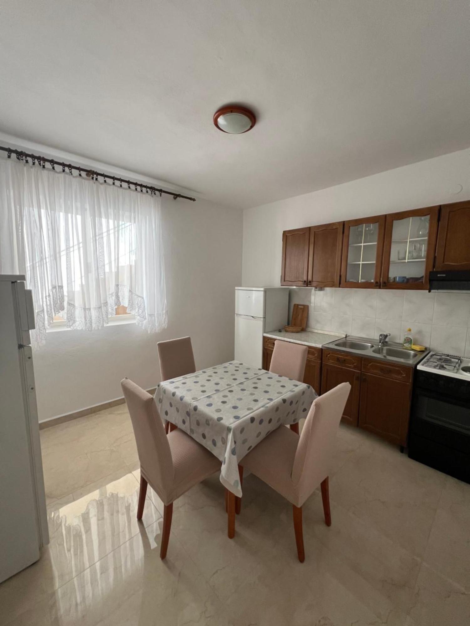 Rooms With Shared Kitchen "Milica" Drvenik  Zewnętrze zdjęcie